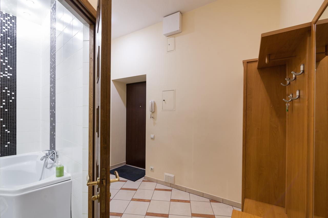 Апартаменты Двухкомнатные Для 6Х Около Парка В Центре Lviv Exterior photo