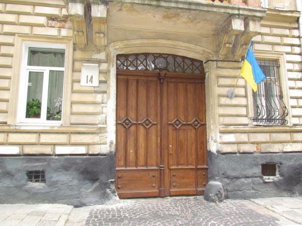 Апартаменты Двухкомнатные Для 6Х Около Парка В Центре Lviv Exterior photo